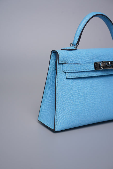 Hermes Kelly 20 in Blue Celeste Epsom Phw