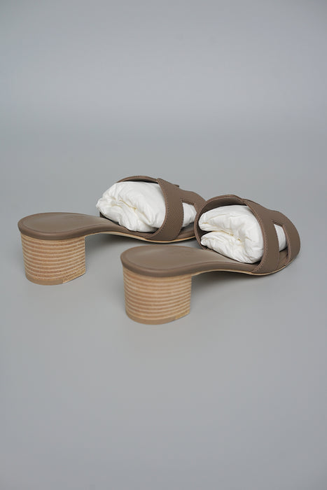 Hermes Oasis Sandals in Etoupe Size 38 (Brand New)