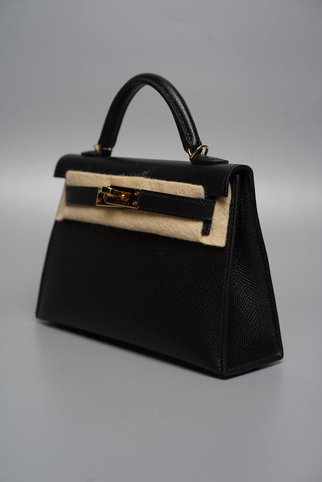 Hermes Kelly 20 in Black Ghw