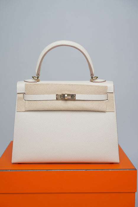 Hermes Sellier Kelly 25 in Craie Epsom Permabrass (Brand New)