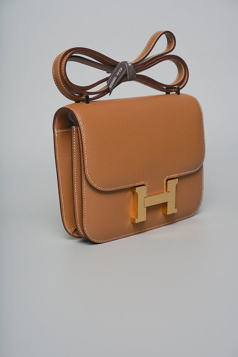 Hermes Constance 18 in Gold Ghw