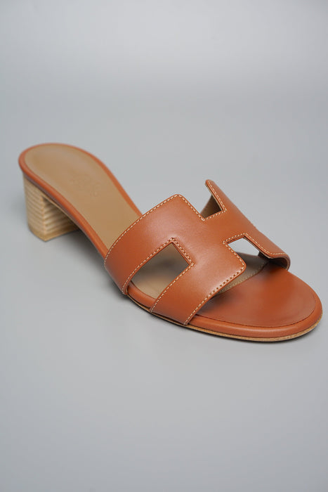 Hermes Oasis Sandals in Gold Size 35 (Brand New)