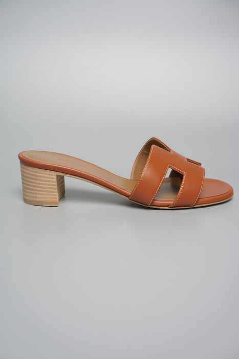 Hermes Oasis Sandals in Gold Size 35 (Brand New)