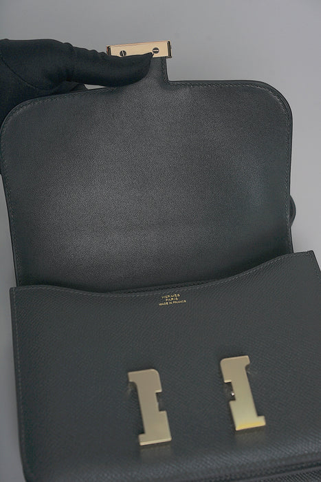 Hermes Constance 18 in Vert Ponce Ghw