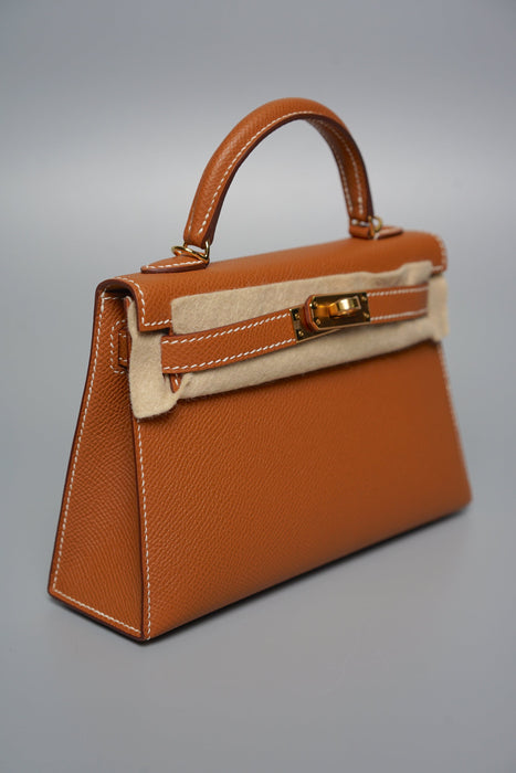 Hermes Kelly 20 in Gold Ghw (Brand New)