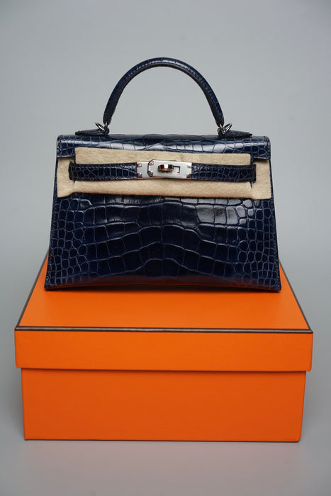 Hermes Kelly 20 in Blue Sapphire Shiny Alligator