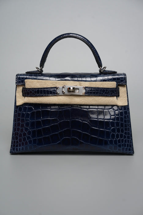 Hermes Kelly 20 in Blue Sapphire Shiny Alligator
