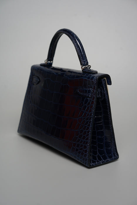 Hermes Kelly 20 in Blue Sapphire Shiny Alligator