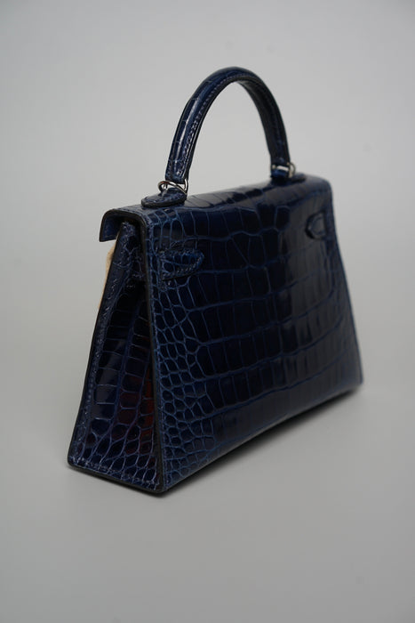 Hermes Kelly 20 in Blue Sapphire Shiny Alligator
