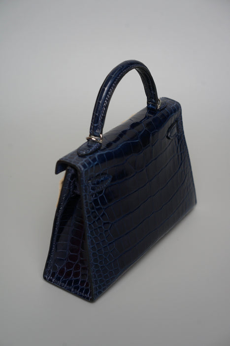 Hermes Kelly 20 in Blue Sapphire Shiny Alligator