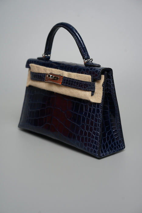 Hermes Kelly 20 in Blue Sapphire Shiny Alligator