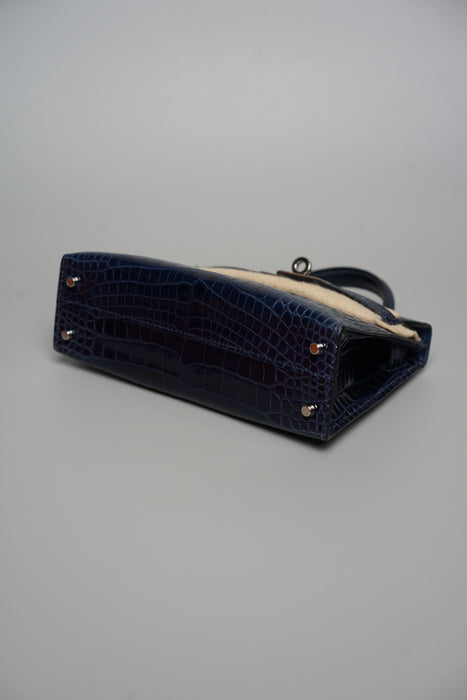 Hermes Kelly 20 in Blue Sapphire Shiny Alligator