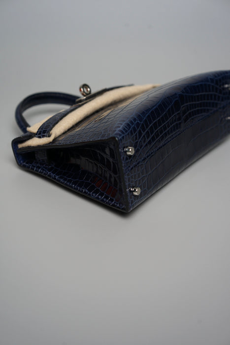 Hermes Kelly 20 in Blue Sapphire Shiny Alligator