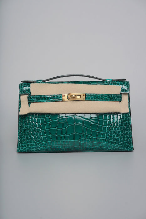 Hermes Kelly Pochette in Vert Emerald Shiny Alligator Ghw