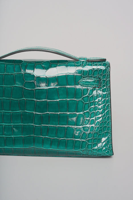 Hermes Kelly Pochette in Vert Emerald Shiny Alligator Ghw