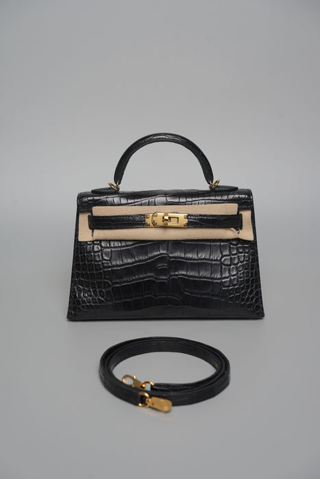 Hermes Kelly 20 in Noir Matte Alligator Ghw