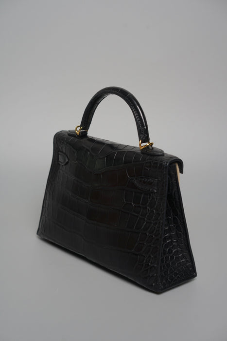 Hermes Kelly 20 in Noir Matte Alligator Ghw