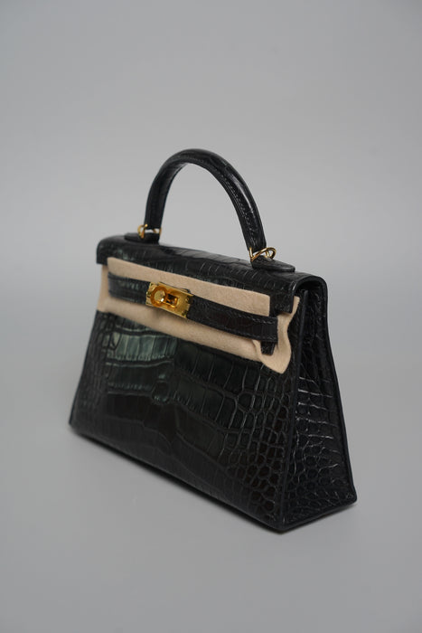 Hermes Kelly 20 in Noir Matte Alligator Ghw