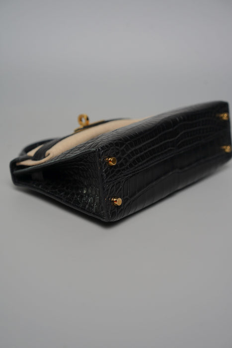 Hermes Kelly 20 in Noir Matte Alligator Ghw