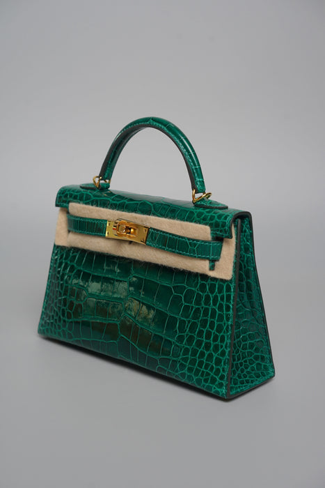 Hermes Kelly 20 in Vert Emerald Shiny Alligator Ghw