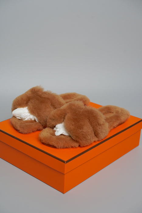 Hermes Oran Sandal Shearling in Naturel Size 36 (Brand New)