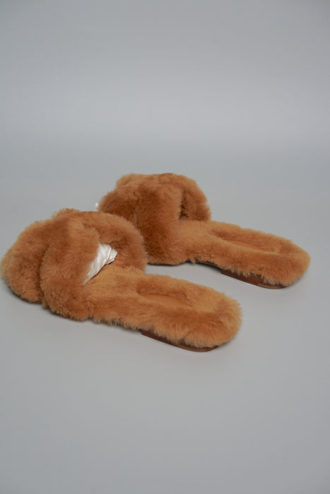 Hermes Oran Sandal Shearling in Naturel Size 36 (Brand New)