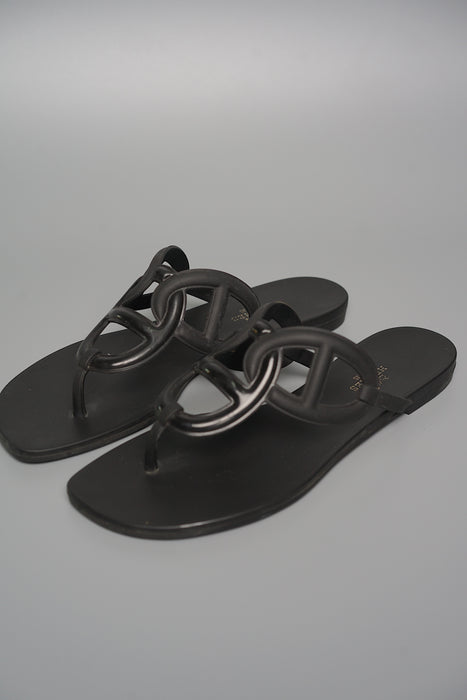 Hermes Egerie Sandal in Noir Size 39