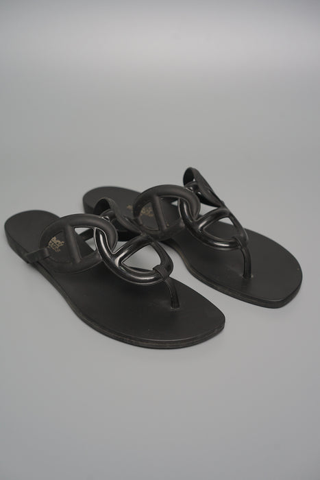 Hermes Egerie Sandal in Noir Size 39