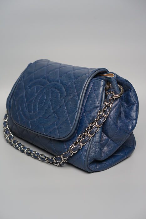 Chanel Accordian Flap Bag in Navy Caviar