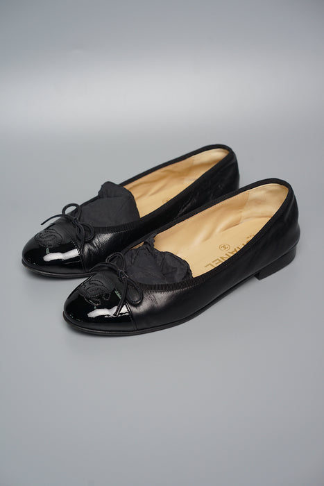 Chanel Pumps in Black Size 35