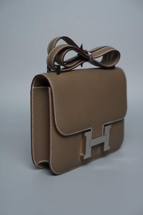 Hermes Constance 24-1 in Etoupe Epsom Phw