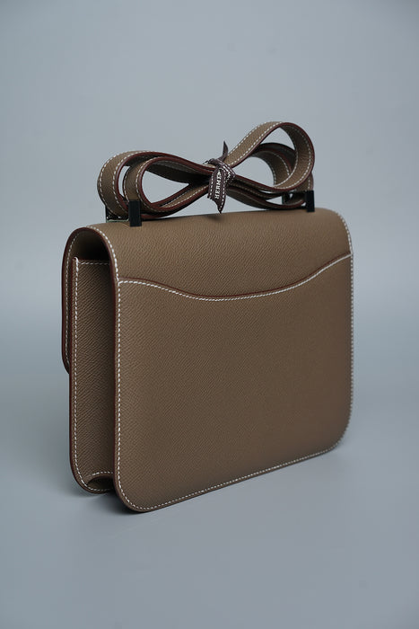 Hermes Constance 24-1 in Etoupe Epsom Phw
