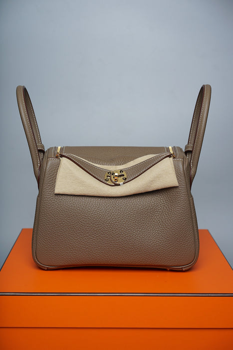 Hermes Lindy 26 in Etoupe Ghw (Brand New)