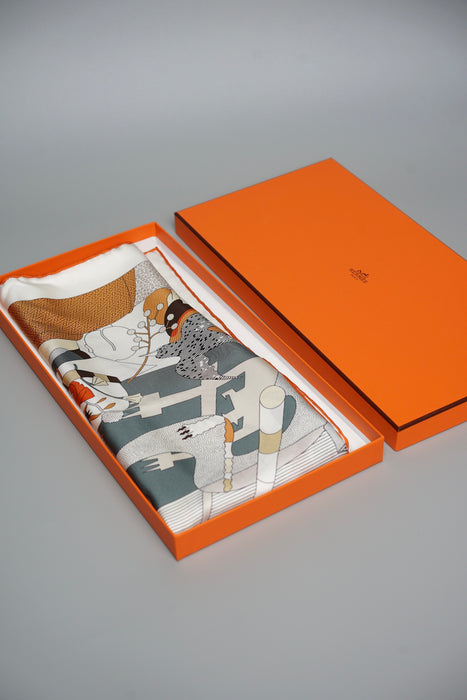 Hermes "CA DECOIFFE" Scarf in White/Grease/Orange 90 x 90cm (Brand New)
