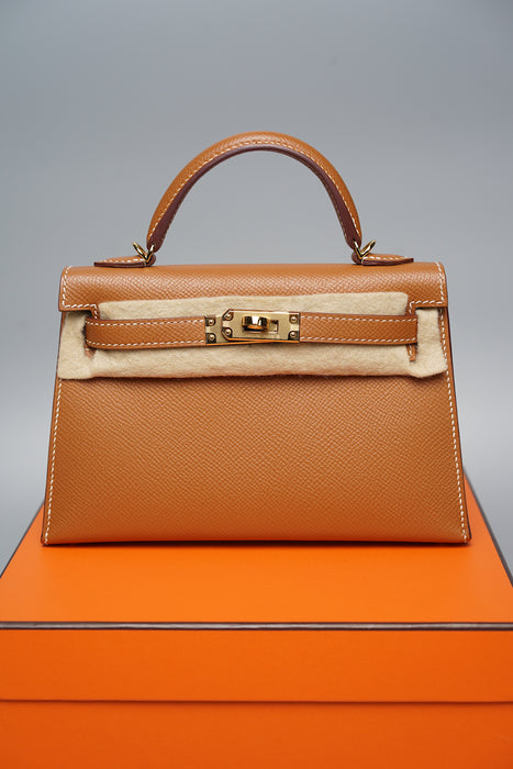 Hermes Kelly 20 in Gold Ghw