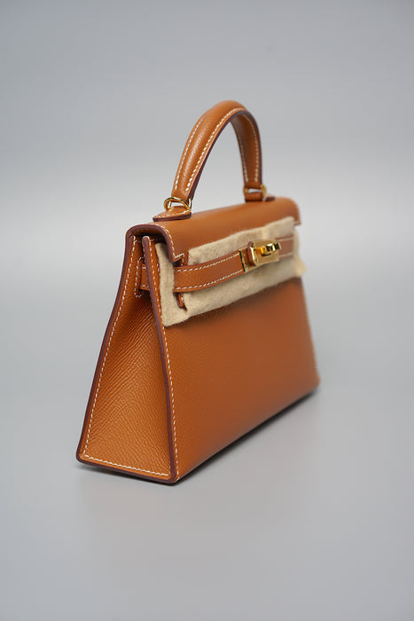 Hermes Kelly 20 in Gold Ghw