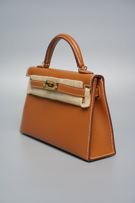 Hermes Kelly 20 in Gold Ghw