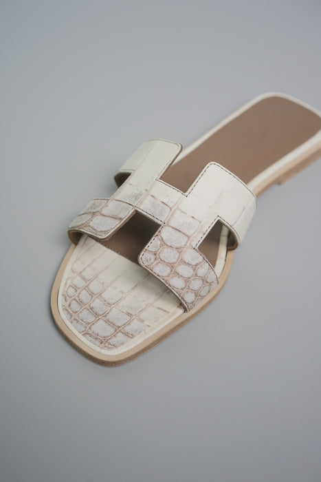 Hermes Himalayan Oran Sandals Matte Nilo Crocodile Size 38 (Brand New)