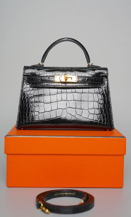 Hermes Kelly 20 in Black Shiny Alligator Ghw
