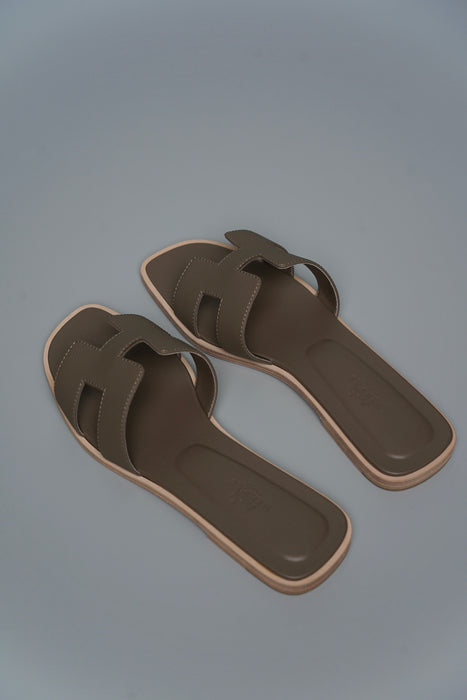Hermes Oran Sandals in Etoupe Size 38 (Brand New)