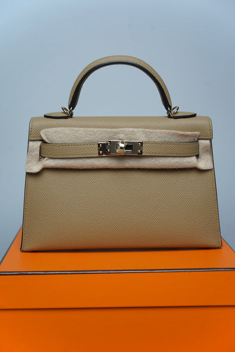 Hermes Kelly 20 in Poussiere Permabrass (Brand New)