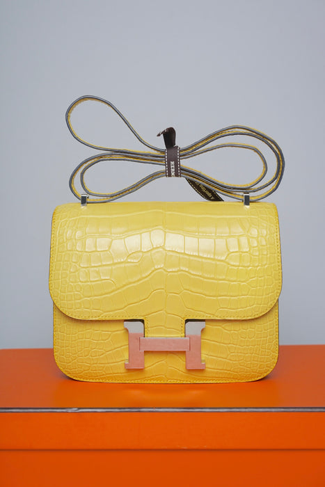Hermes Constance 18 in Mimosa Matte Alligator Phw