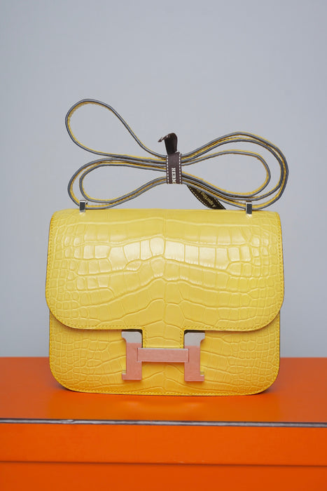 Hermes Constance 18 in Mimosa Matte Alligator Phw