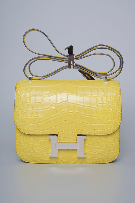 Hermes Constance 18 in Mimosa Matte Alligator Phw