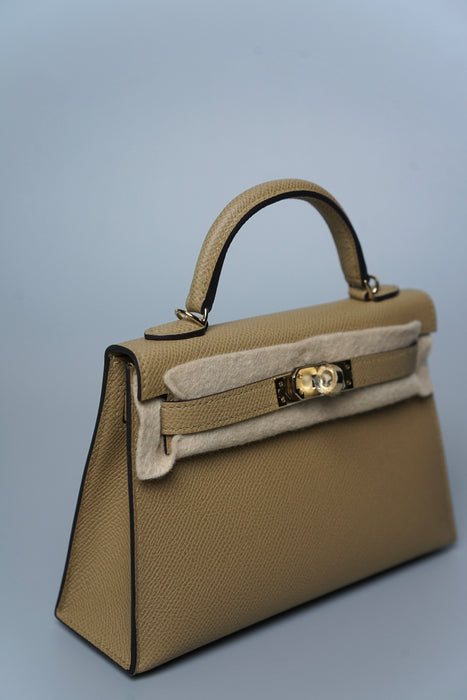 Hermes Kelly 20 in Poussiere Permabrass (Brand New)