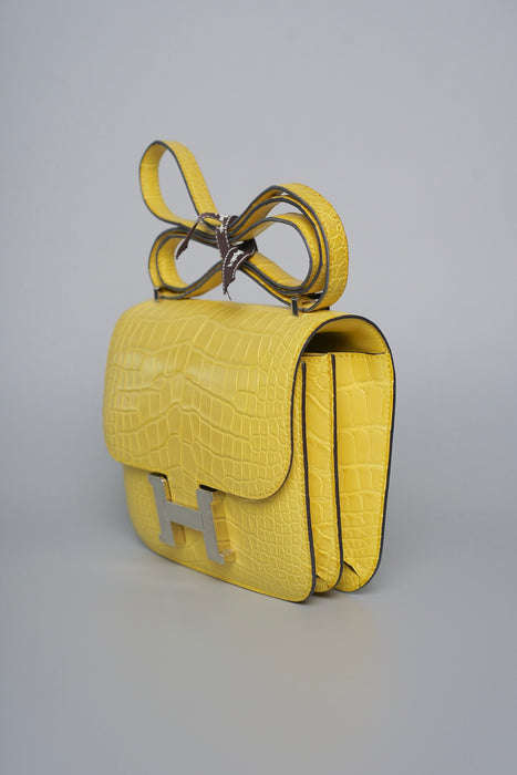 Hermes Constance 18 in Mimosa Matte Alligator Phw