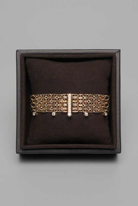 Hermes Chaine D'ancre Calypso Bracelet, medium model in Yellow Gold with Diamonds, Size 15 (Brand New)