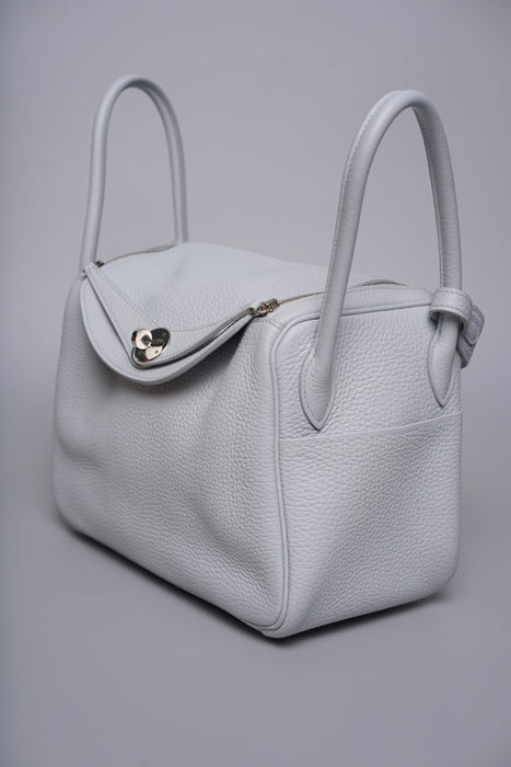 Hermes Lindy 26 in Blue Pale Phw