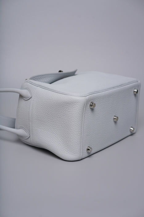 Hermes Lindy 26 in Blue Pale Phw