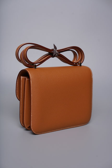 Hermes Constance 18 in Gold Epsom Rghw (Brand New)